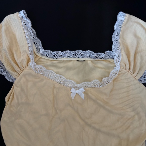 Yellow crop top size large - Picture 2 of 3